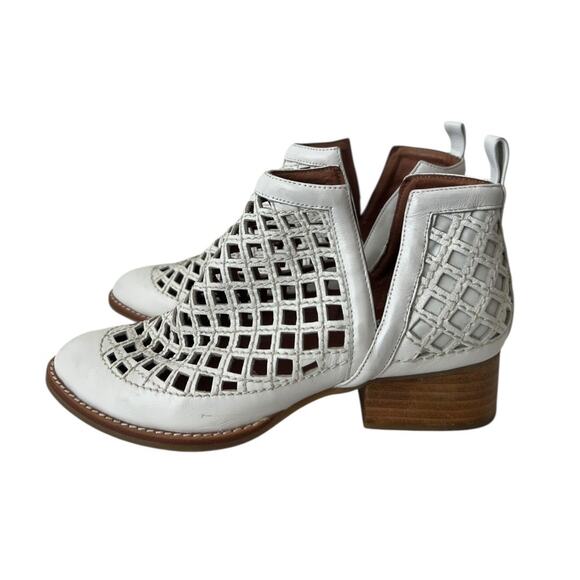 Jeffrey Campbell Taggart Open Weave Ankle White Leather  Boots Size 6 - Picture 3 of 9